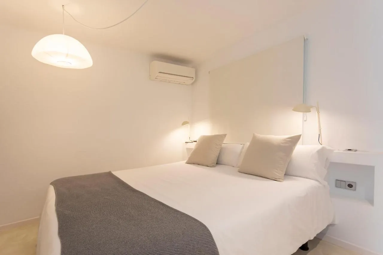 Apartamentos Roca Plana location